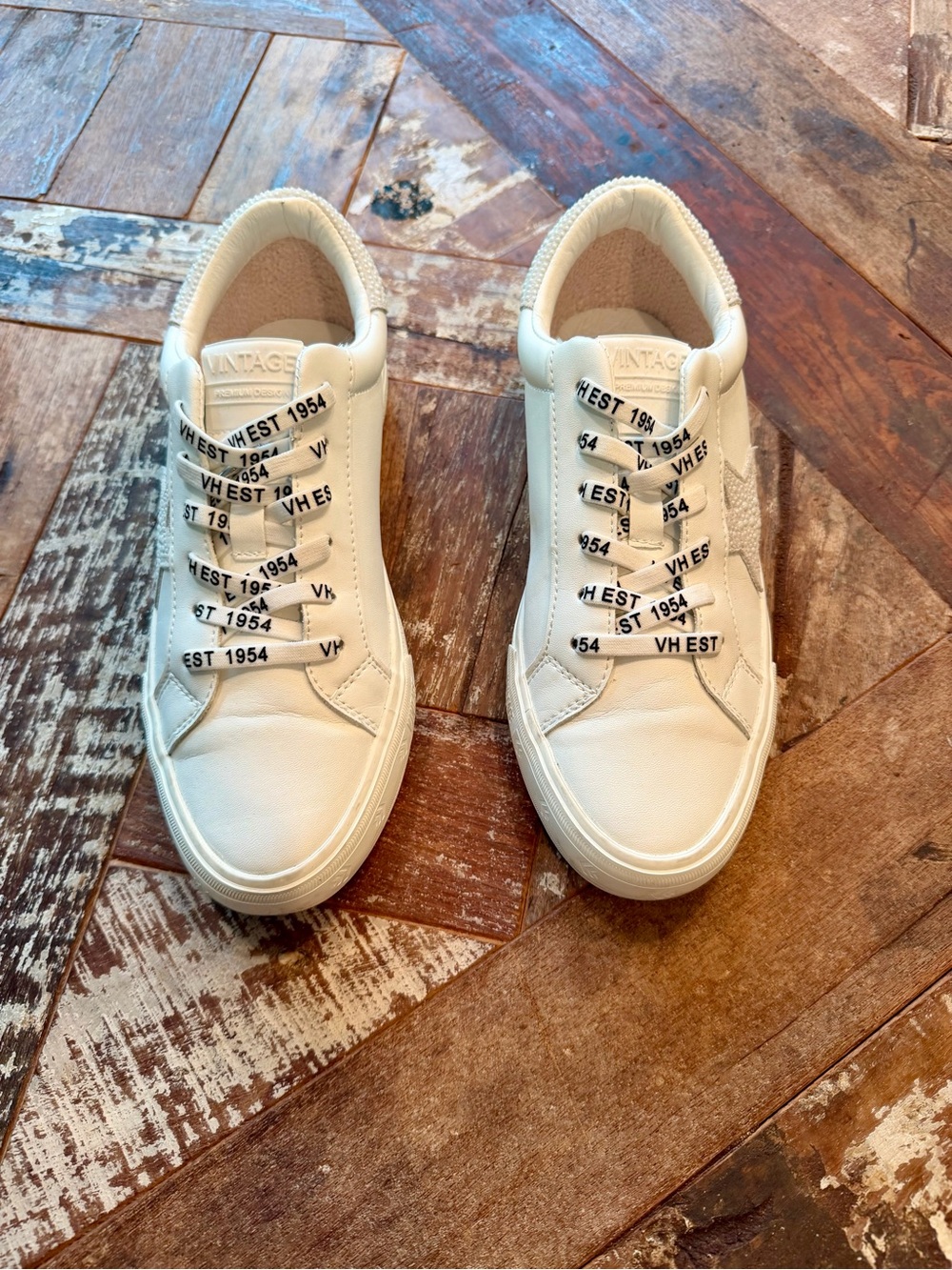 Vintage Havana Cream Low-Top Sneakers with Branded Laces